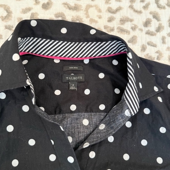 Talbots Women's Non Iron Polka Dot Black/White Preppy Button Up Blouse; Size 2 - Picture 5 of 7